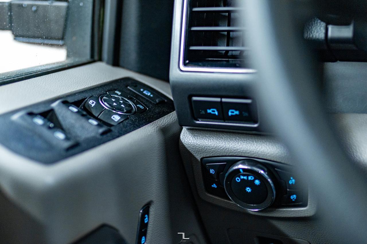 2020 Ford F-250 4x4 Crew Cab XLT FX4 Roof BCam Red Deer AB