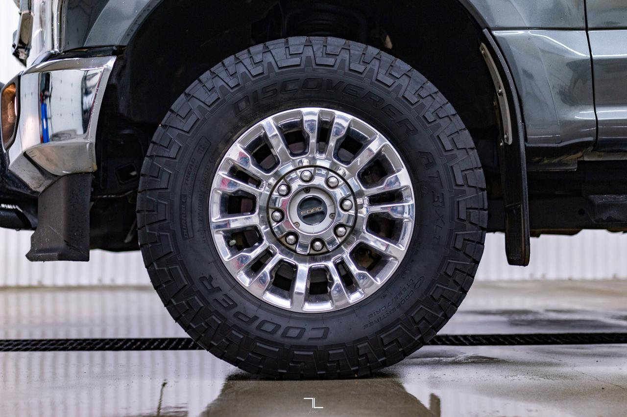 2020 Ford F-250 4x4 Crew Cab XLT FX4 Roof BCam Red Deer AB