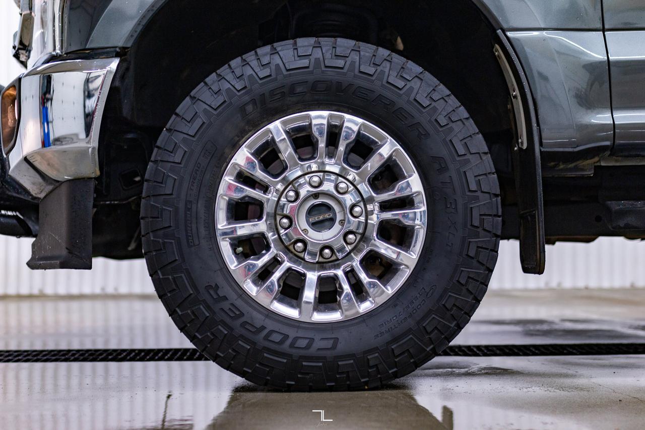 2020 Ford F-250 4x4 Crew Cab XLT FX4 Roof BCam Red Deer AB