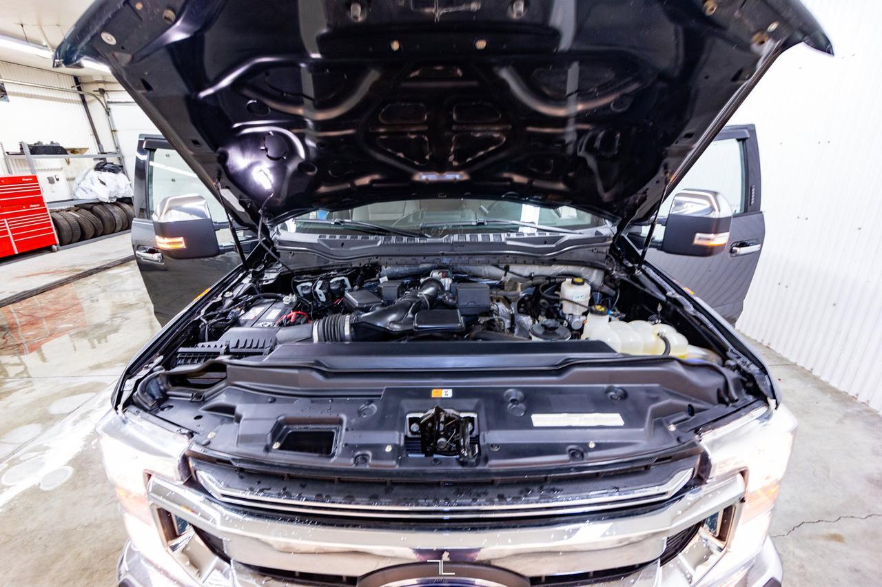 2020 Ford F-250 4x4 Crew Cab XLT FX4 Roof BCam Red Deer AB