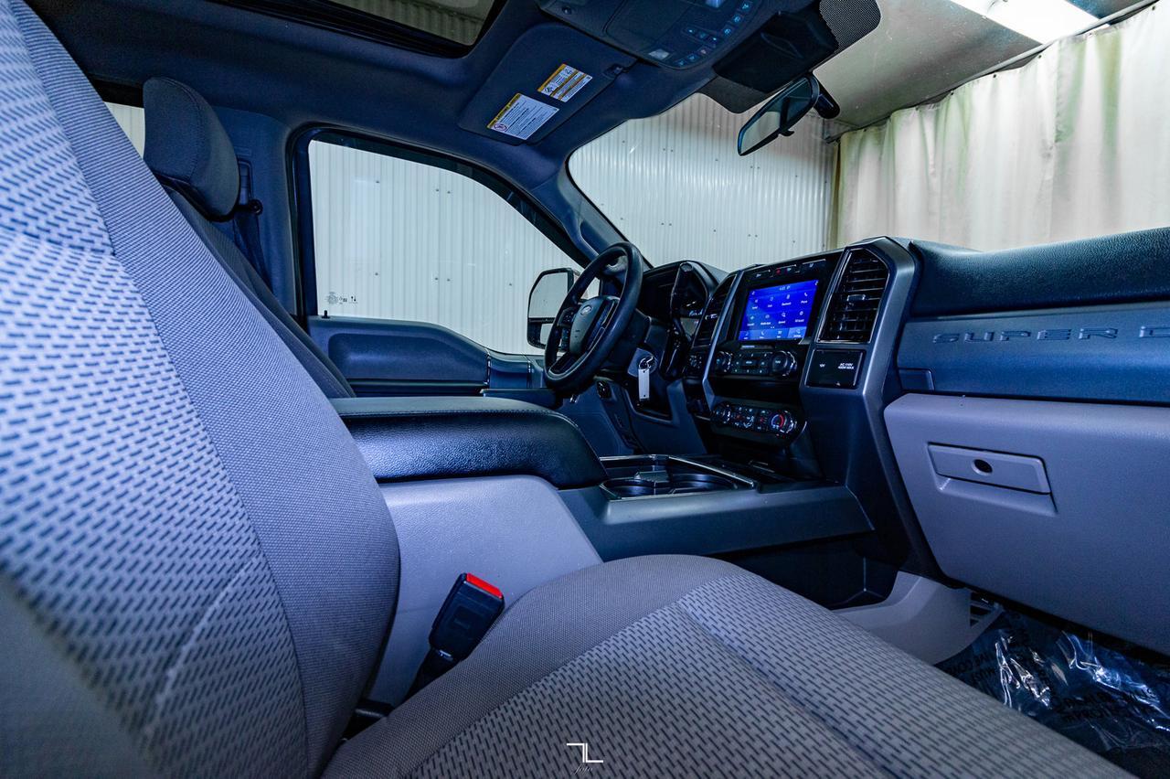 2020 Ford F-250 4x4 Crew Cab XLT FX4 Roof BCam Red Deer AB