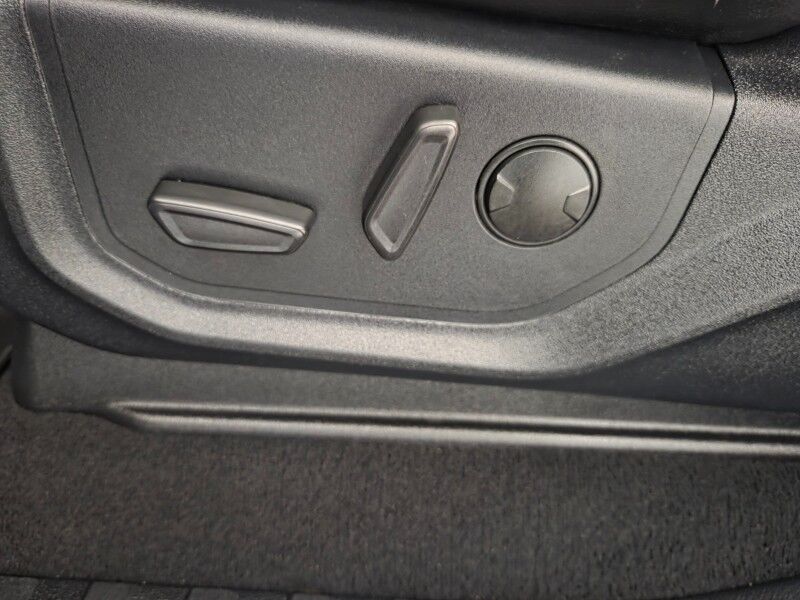 2020 Ford F-250 Lariat 6.7L Diesel FX4 4WD Ready Lift GPS Camera Chrome Pkg FREE WARRAN Arlington TX