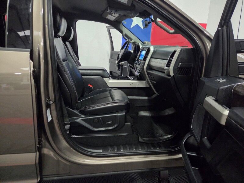 2020 Ford F-250 Lariat photo 2