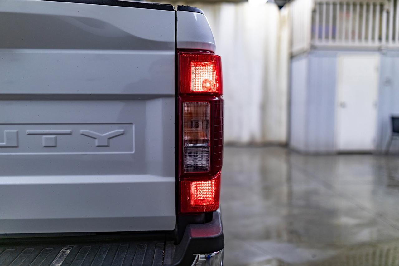 2020 Ford F-350 4x4 Crew Cab Lariat Diesel Leather Nav BCam Red Deer AB