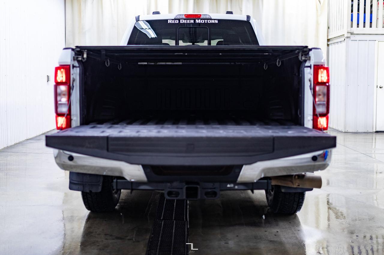 2020 Ford F-350 4x4 Crew Cab Lariat Diesel Leather Nav BCam Red Deer AB