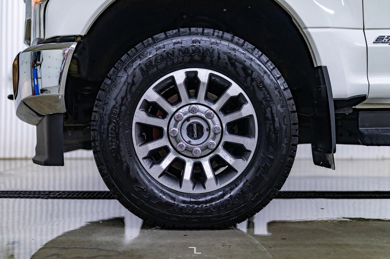 2020 Ford F-350 4x4 Crew Cab Lariat Diesel Leather Nav BCam Red Deer AB