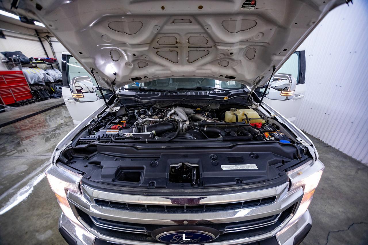 2020 Ford F-350 4x4 Crew Cab Lariat Diesel Leather Nav BCam Red Deer AB