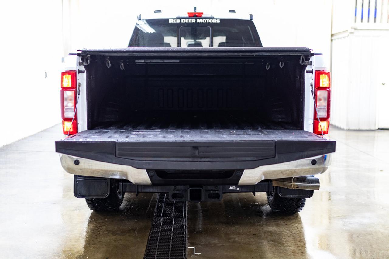 2020 Ford F-350 4x4 Crew Cab Lariat Diesel Leather Nav BCam Red Deer AB