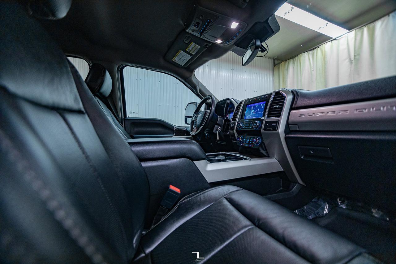 2020 Ford F-350 4x4 Crew Cab Lariat Diesel Leather Nav BCam Red Deer AB