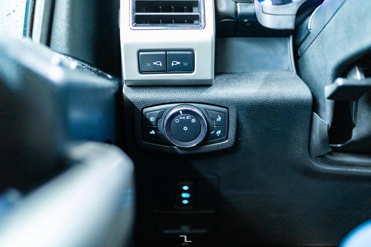 2020 Ford F-350 4x4 Crew Cab Lariat Diesel Leather Nav BCam Red Deer AB