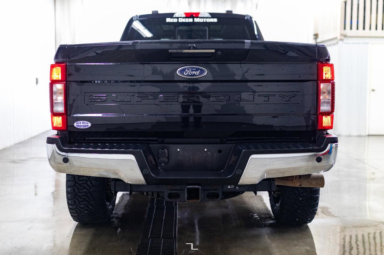 2020 Ford F-350 4x4 Crew Cab Lariat Diesel Leather Roof Nav BCam Red Deer AB