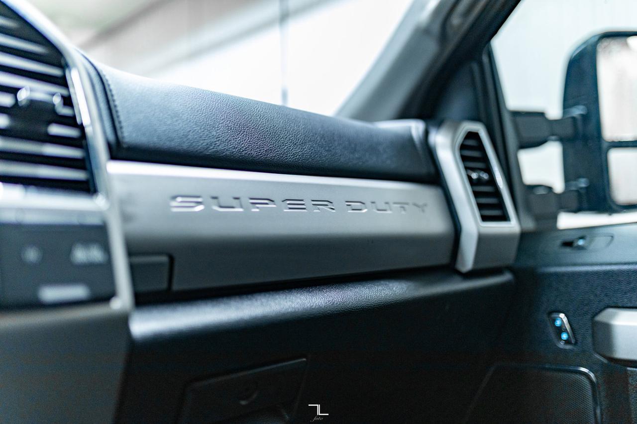 2020 Ford F-350 4x4 Crew Cab Lariat Diesel Leather Roof Nav BCam Red Deer AB