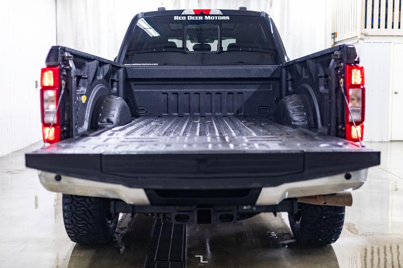 2020 Ford F-350 4x4 Crew Cab Lariat Diesel Leather Roof Nav BCam Red Deer AB