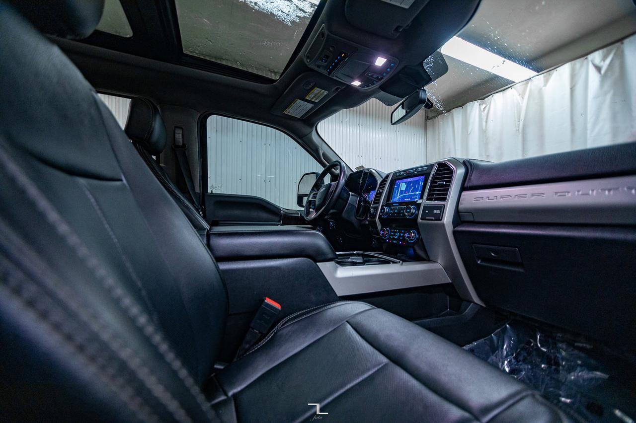 2020 Ford F-350 4x4 Crew Cab Lariat Diesel Leather Roof Nav BCam Red Deer AB