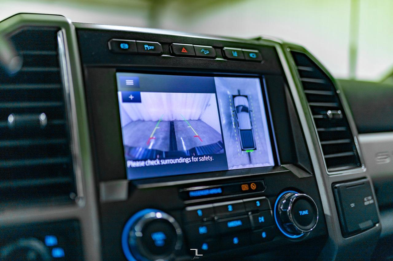 2020 Ford F-350 4x4 Crew Cab Lariat Diesel Leather Roof Nav BCam Red Deer AB