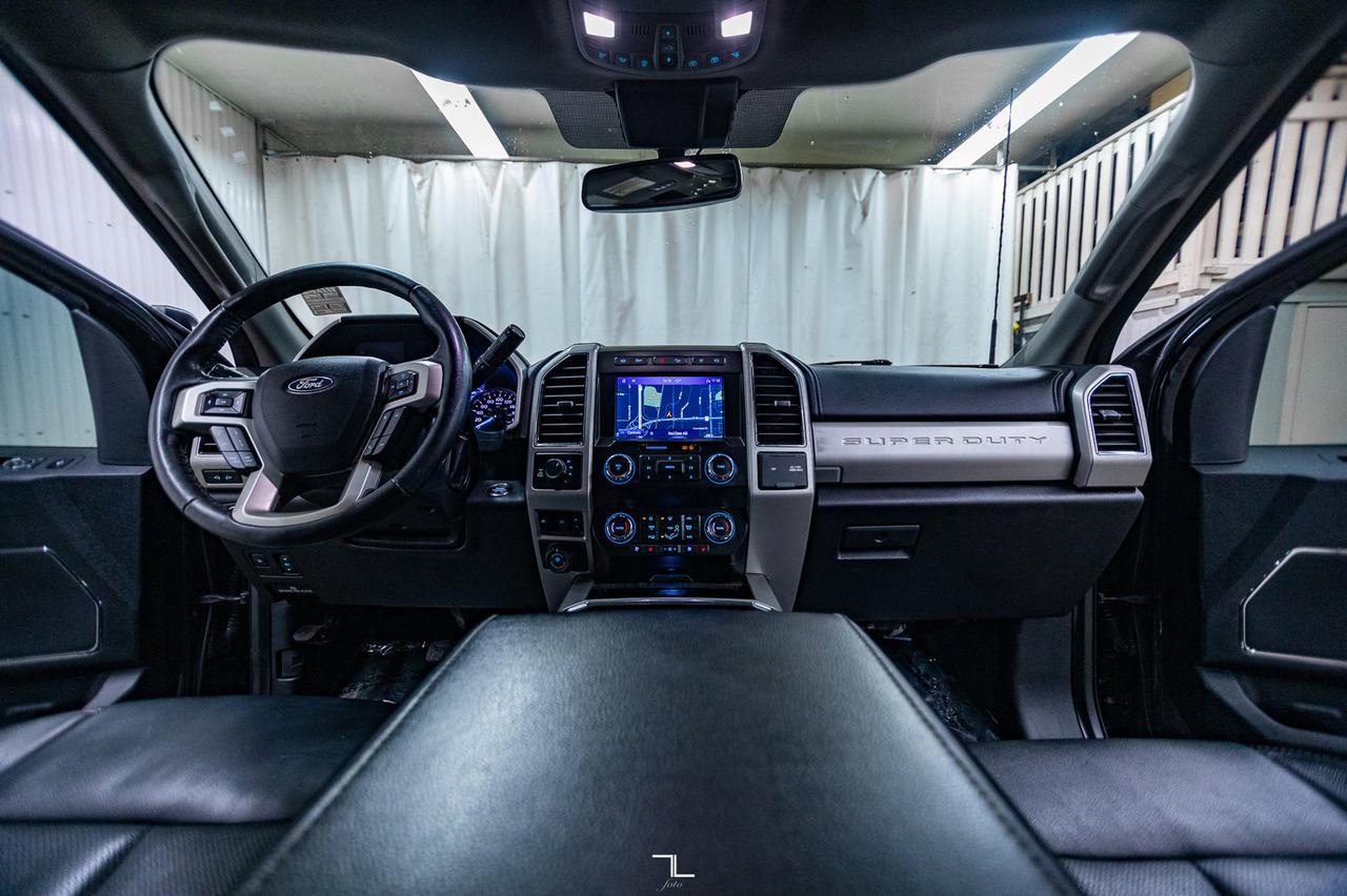 2020 Ford F-350 4x4 Crew Cab Lariat Diesel Leather Roof Nav BCam Red Deer AB