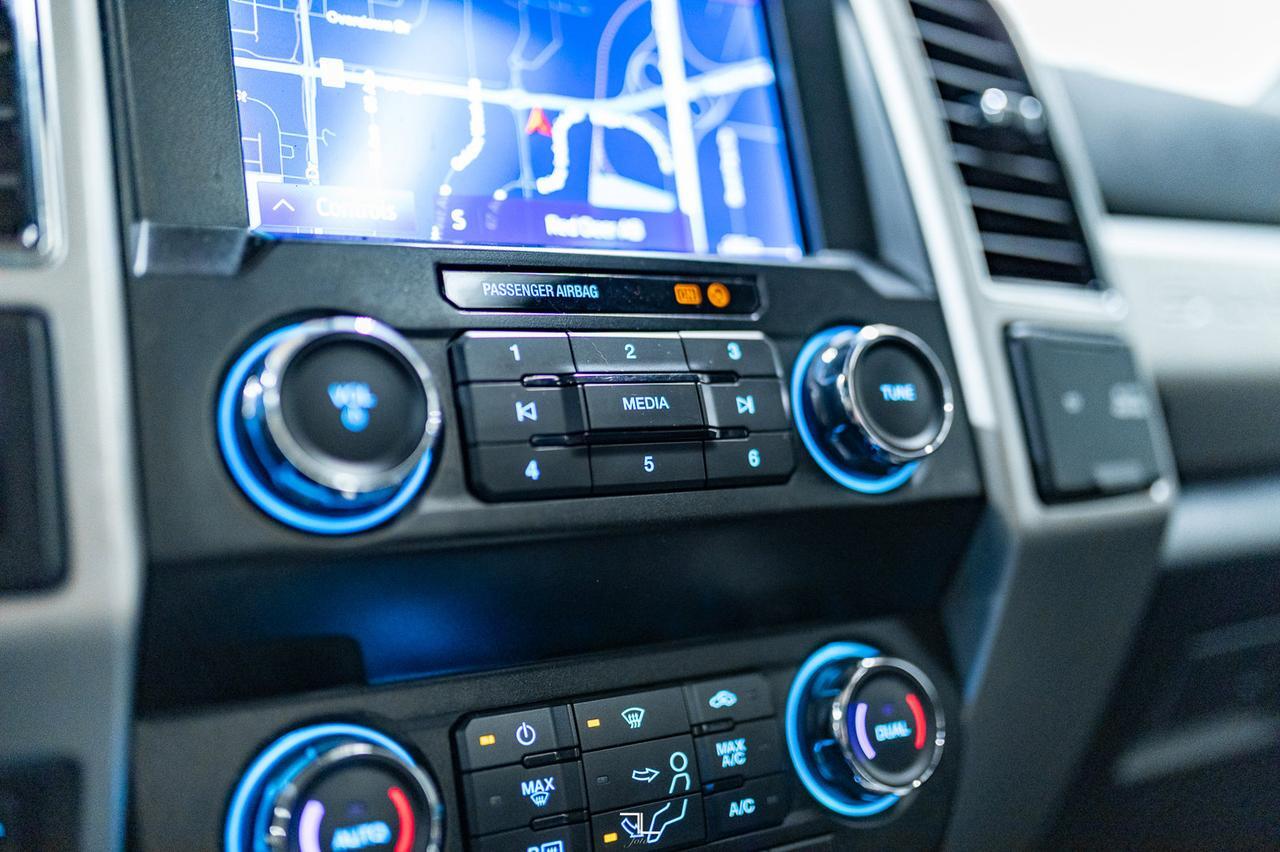 2020 Ford F-350 4x4 Crew Cab Lariat Diesel Leather Roof Nav BCam Red Deer AB