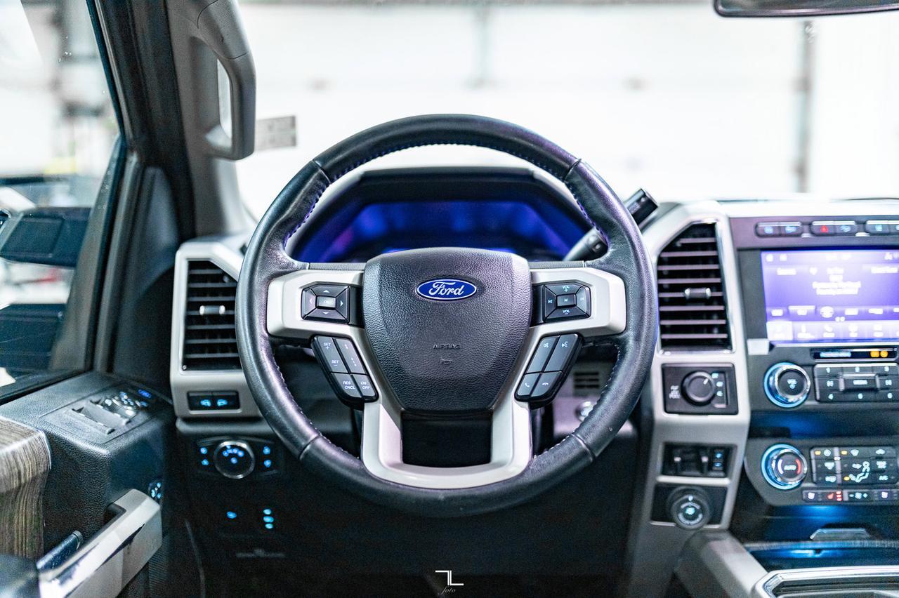 2020 Ford F-350 4x4 Crew Cab Lariat Diesel Leather Roof Nav BCam Red Deer AB