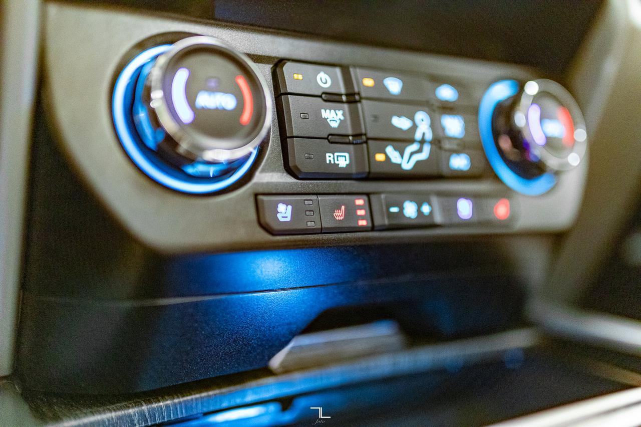 2020 Ford F-350 4x4 Crew Cab Lariat Diesel Leather Roof Nav BCam Red Deer AB