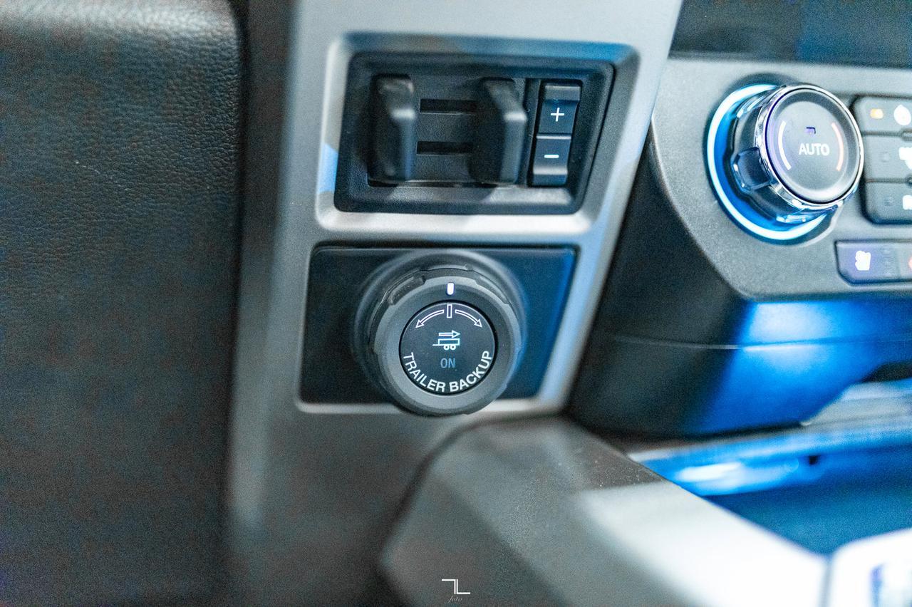 2020 Ford F-350 4x4 Crew Cab Lariat Diesel Leather Roof Nav BCam Red Deer AB