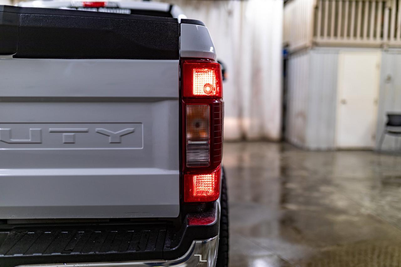 2020 Ford F-350 4x4 Crew Cab Lariat Diesel Leather Roof Nav Red Deer AB