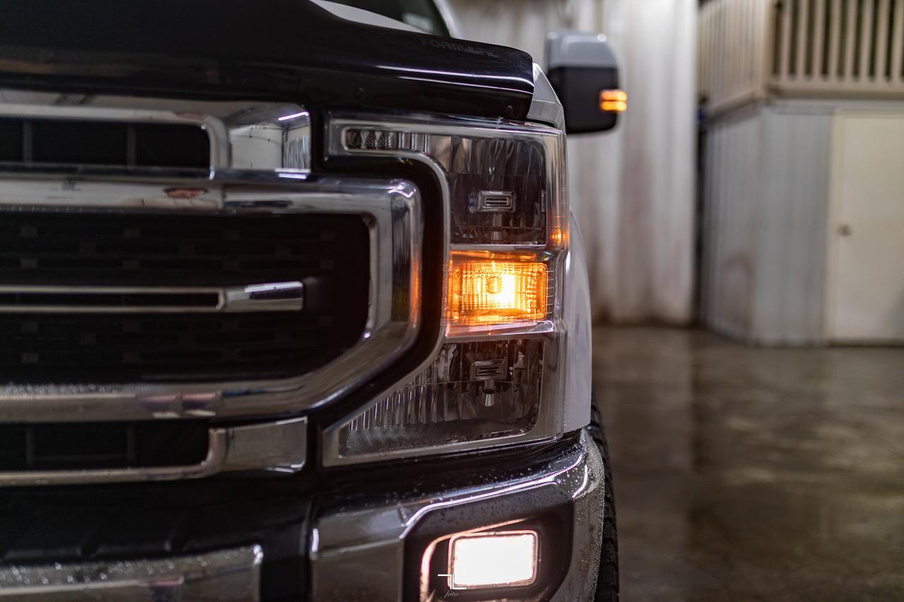 2020 Ford F-350 4x4 Crew Cab Lariat Diesel Leather Roof Nav Red Deer AB