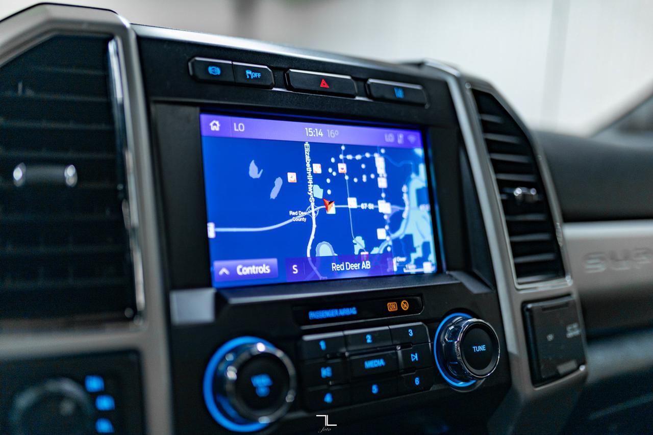 2020 Ford F-350 4x4 Crew Cab Lariat Diesel Leather Roof Nav Red Deer AB