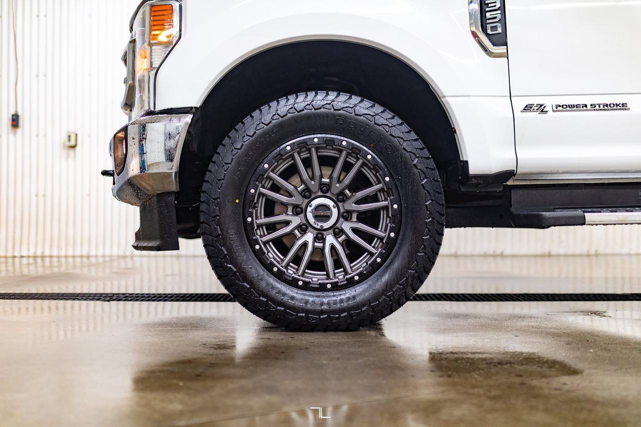 2020 Ford F-350 4x4 Crew Cab Lariat Diesel Leather Roof Nav Red Deer AB