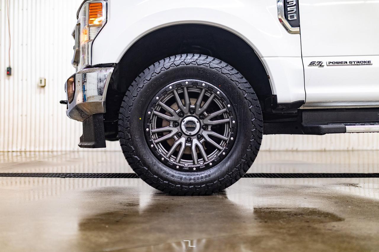 2020 Ford F-350 4x4 Crew Cab Lariat Diesel Leather Roof Nav Red Deer AB