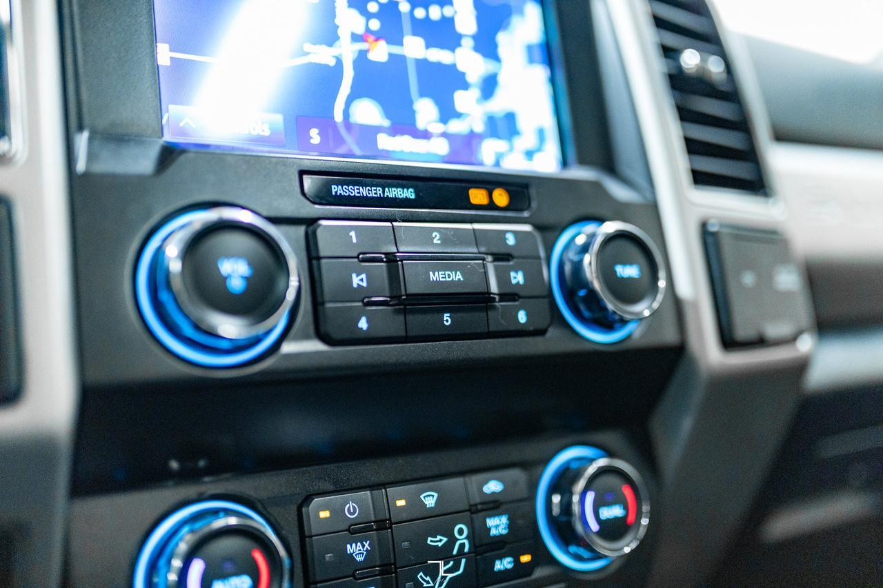 2020 Ford F-350 4x4 Crew Cab Lariat Diesel Leather Roof Nav Red Deer AB