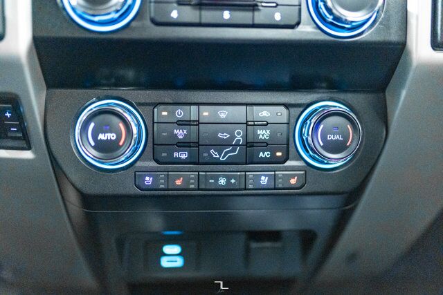 2020 Ford F-350 4x4 Crew Cab Lariat Diesel Leather Roof Nav Red Deer AB
