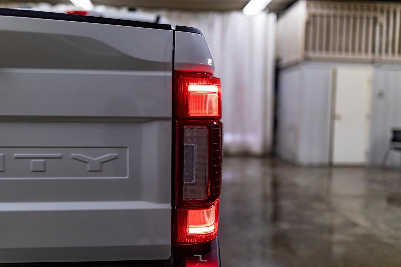 2020 Ford F-350 4x4 Crew Cab Lariat FX4 Diesel Leather Nav Red Deer AB