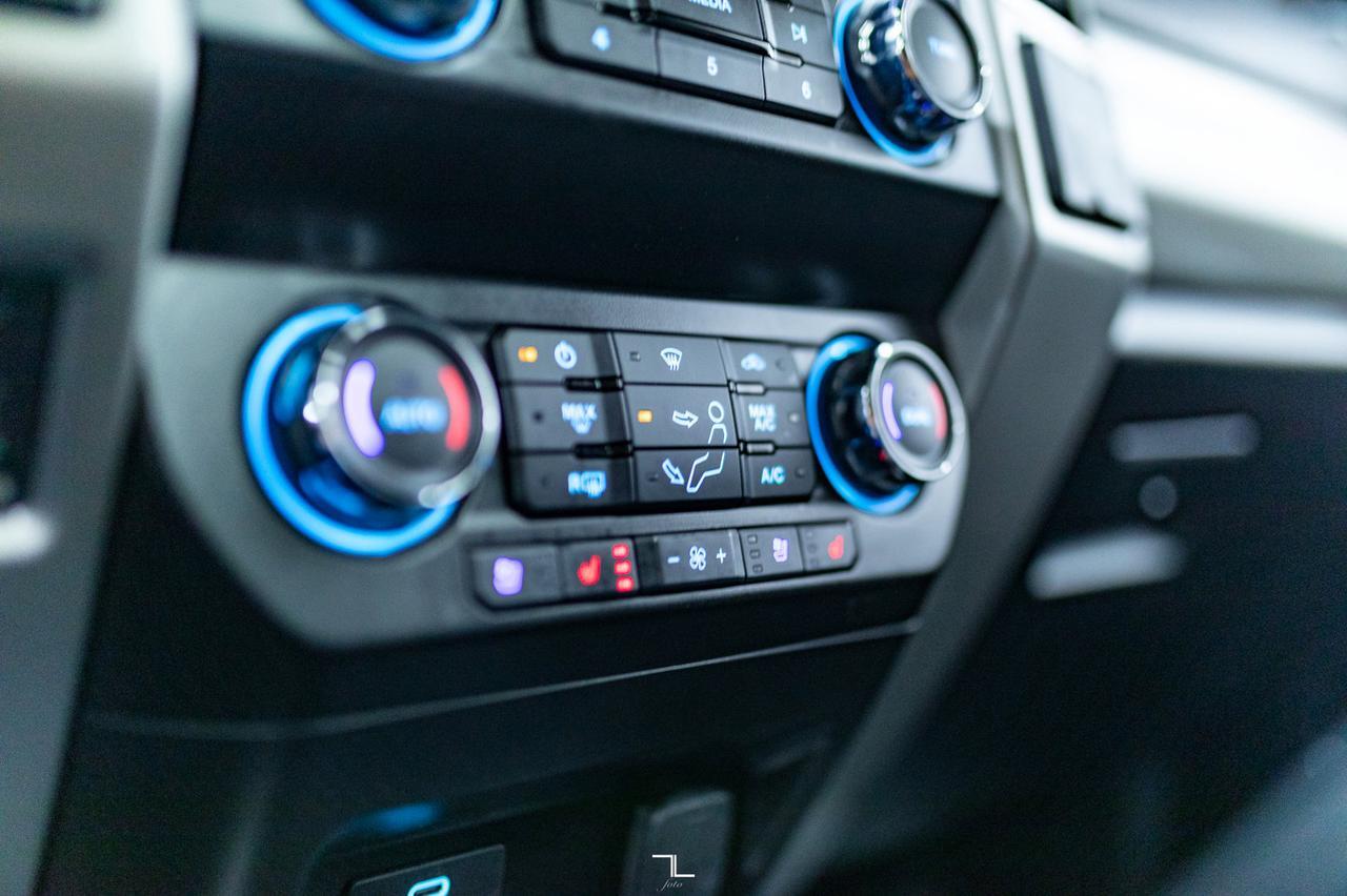 2020 Ford F-350 4x4 Crew Cab Lariat FX4 Diesel Leather Roof Nav Red Deer AB