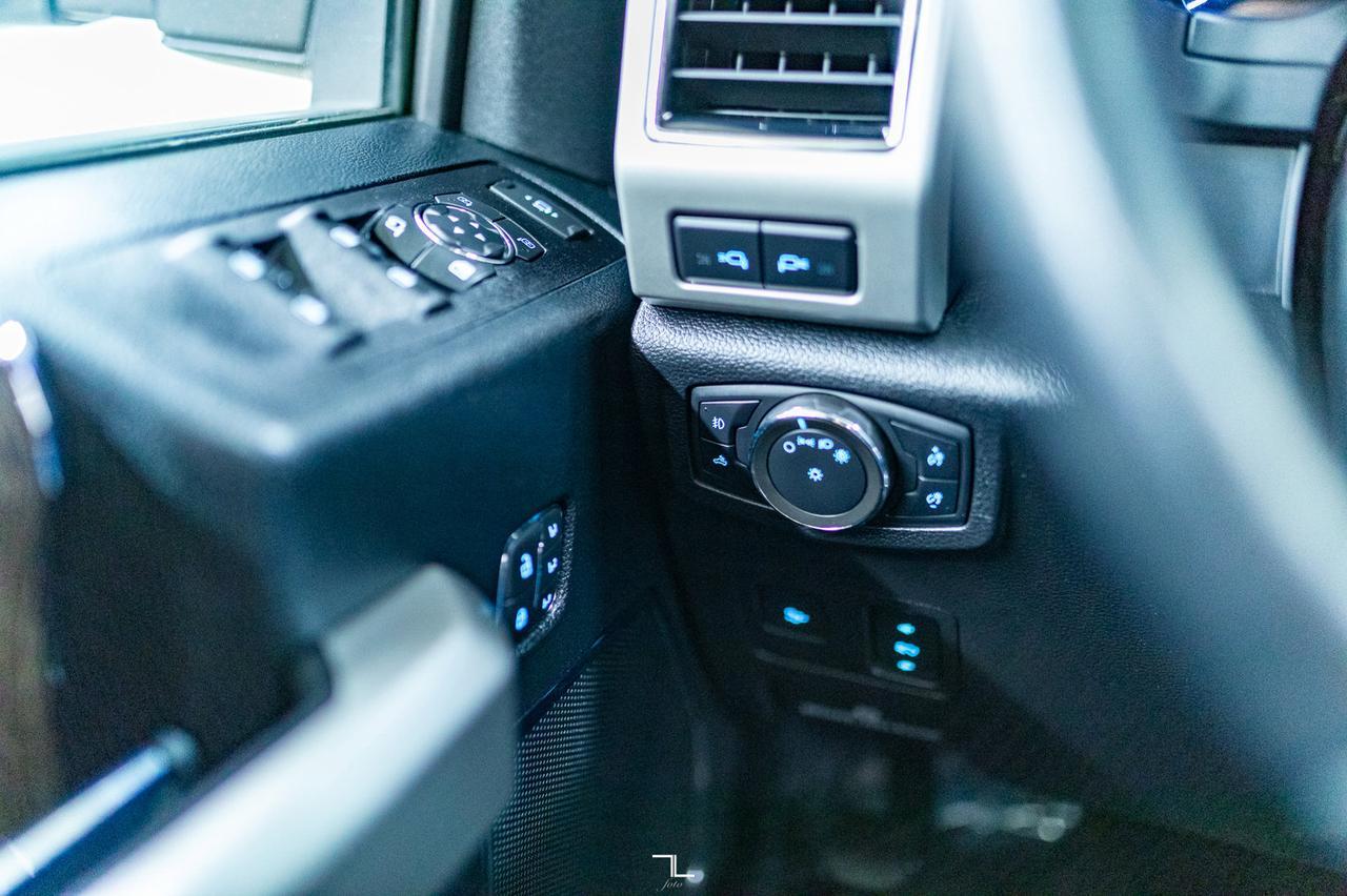 2020 Ford F-350 4x4 Crew Cab Lariat FX4 Diesel Leather Roof Nav Red Deer AB