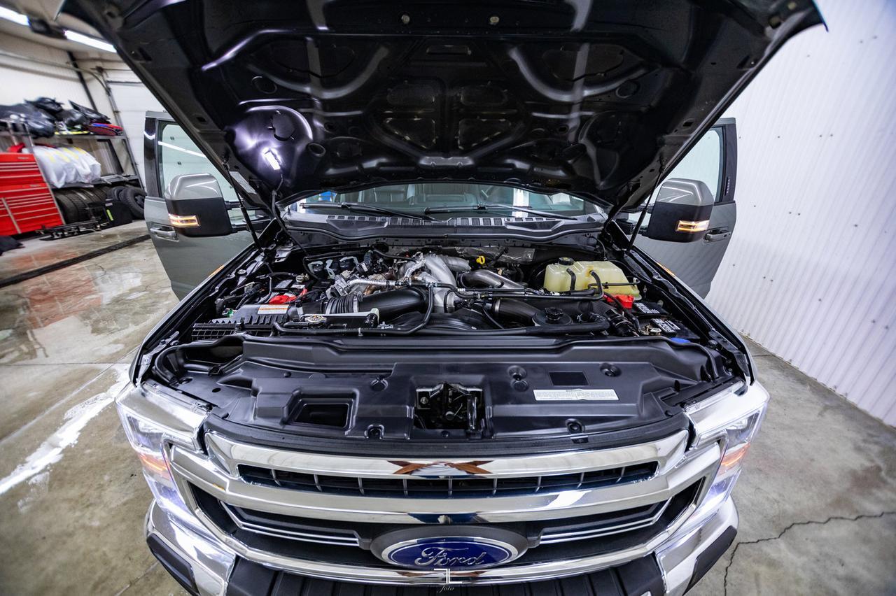 2020 Ford F-350 4x4 Crew Cab Lariat FX4 Diesel Leather Roof Nav Red Deer AB