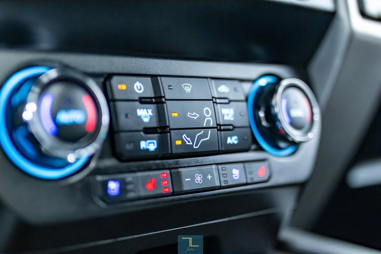 2020 Ford F-350 4x4 Crew Cab Lariat Ultimate FX4 Diesel Leather Roof Nav Red Deer AB