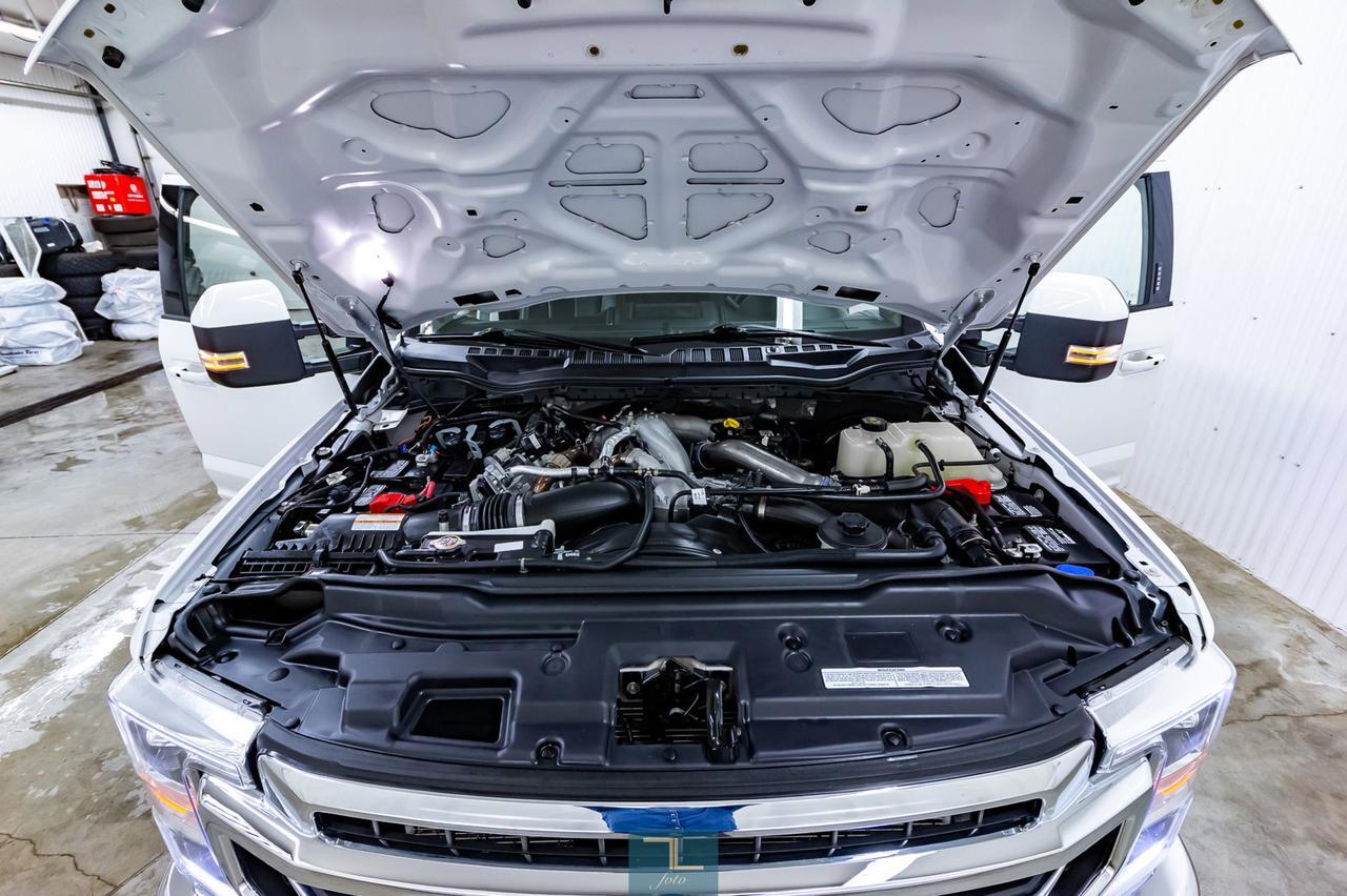 2020 Ford F-350 4x4 Crew Cab Lariat Ultimate FX4 Diesel Leather Roof Nav Red Deer AB