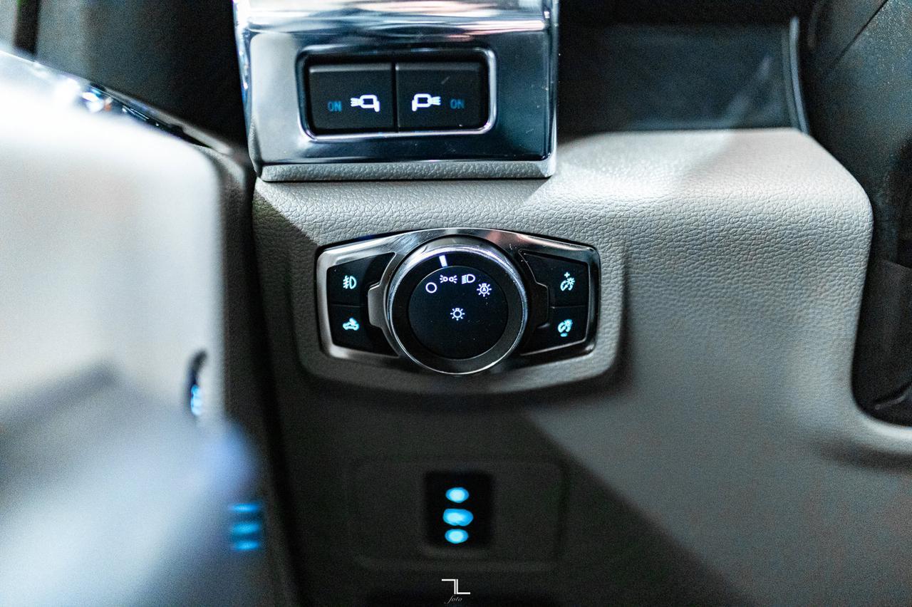 2020 Ford F-350 4x4 Crew Cab XLT FX4 Dually Diesel Leather 6" Lift Red Deer AB