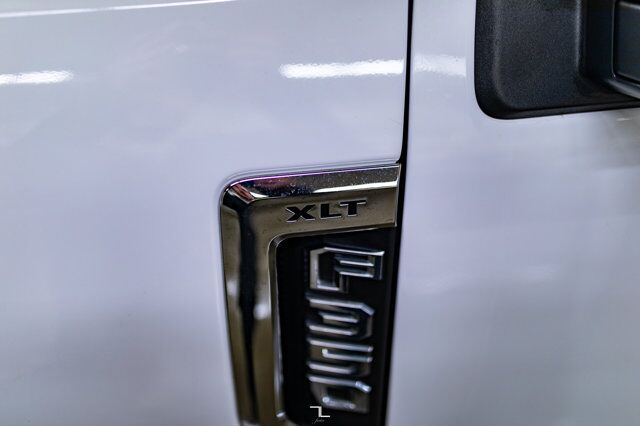 2020 Ford F-350 4x4 Crew Cab XLT FX4 Dually Diesel Leather 6&quot; Lift Red Deer AB