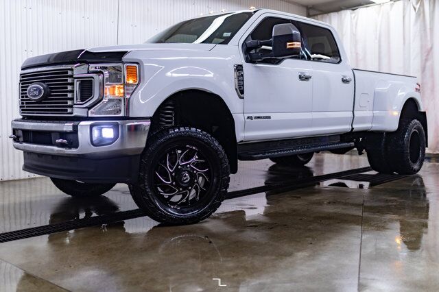 2020 Ford F-350 4x4 Crew Cab XLT FX4 Dually Diesel Leather 6&quot; Lift Red Deer AB