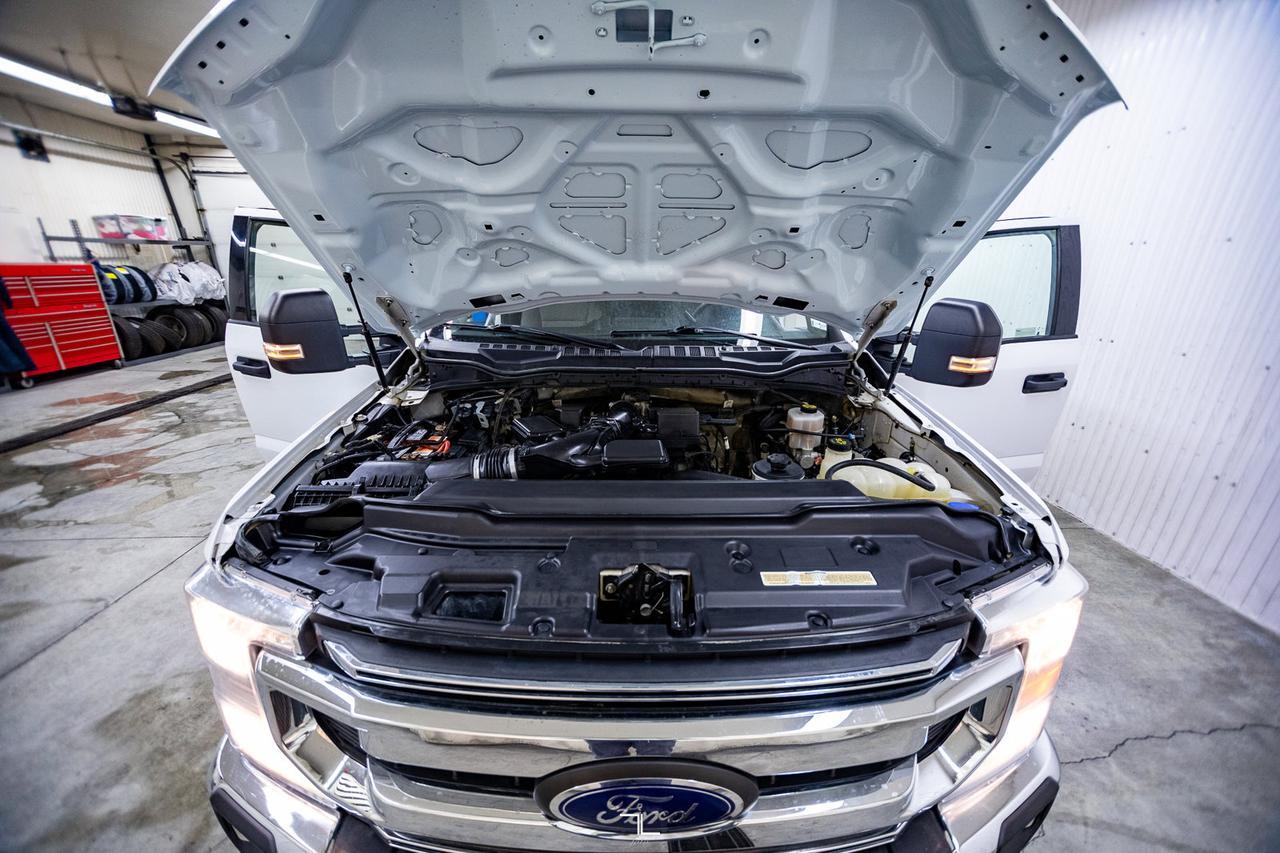 2020 Ford F-350 4x4 Crew Cab XLT FX4 Longbox BCam Red Deer AB
