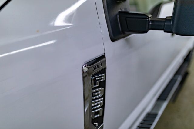 2020 Ford F-350 4x4 Crew Cab XLT FX4 Longbox BCam Red Deer AB