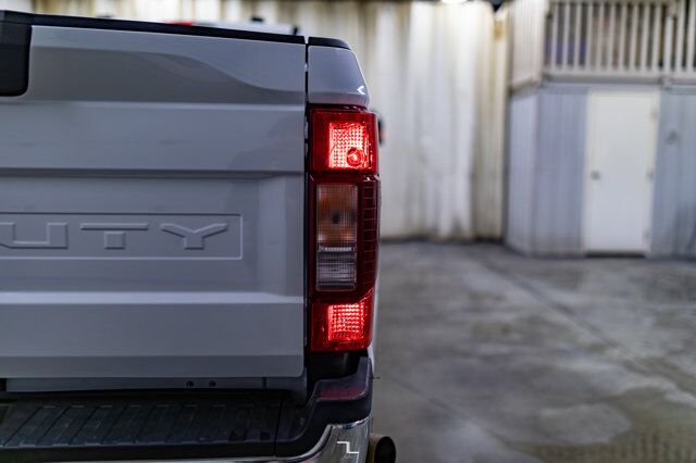 2020 Ford F-350 4x4 Crew Cab XLT FX4 Longbox BCam Red Deer AB