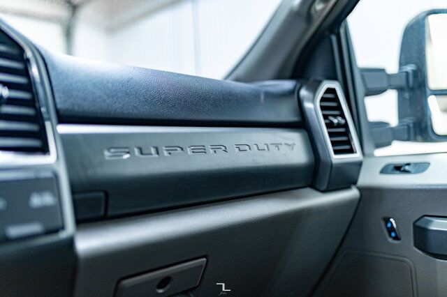 2020 Ford F-350 4x4 Crew Cab XLT FX4 Longbox BCam Red Deer AB