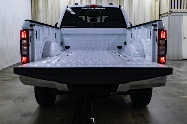 2020 Ford F-350 4x4 Crew Cab XLT FX4 Longbox BCam Red Deer AB