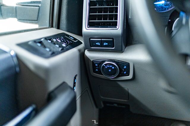 2020 Ford F-350 4x4 Crew Cab XLT FX4 Longbox BCam Red Deer AB