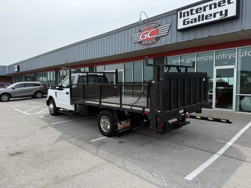 2020 Ford F-350 DRW 13' Stake Flatbed w/ Lift XL Collinsville OK