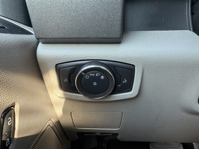 2020 Ford F-350 DRW 13' Stake Flatbed w/ Lift XL Collinsville OK