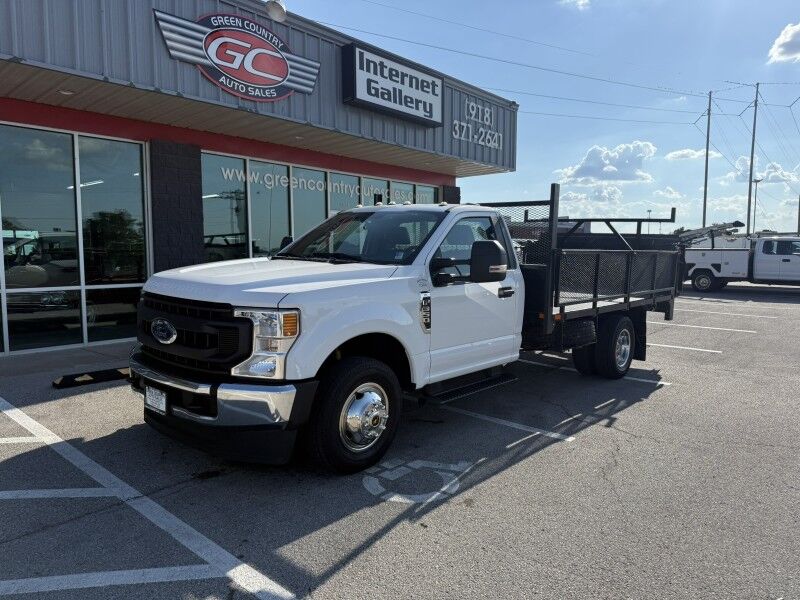 2020 Ford F-350 DRW Stake Flatbed w/ Lift Gate 85k mi's XL Collinsville OK