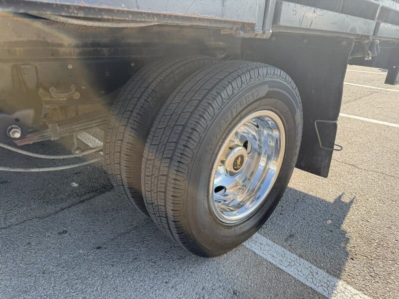 2020 Ford F-350 DRW Stake Flatbed w/ Lift Gate 85k mi's XL Collinsville OK
